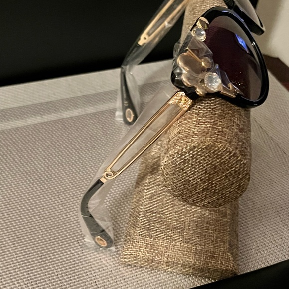 LELE SADOUGHI NWT AUTHENTIC JET STUDDED CHELSEA CAT-EYE SUNGLASSES